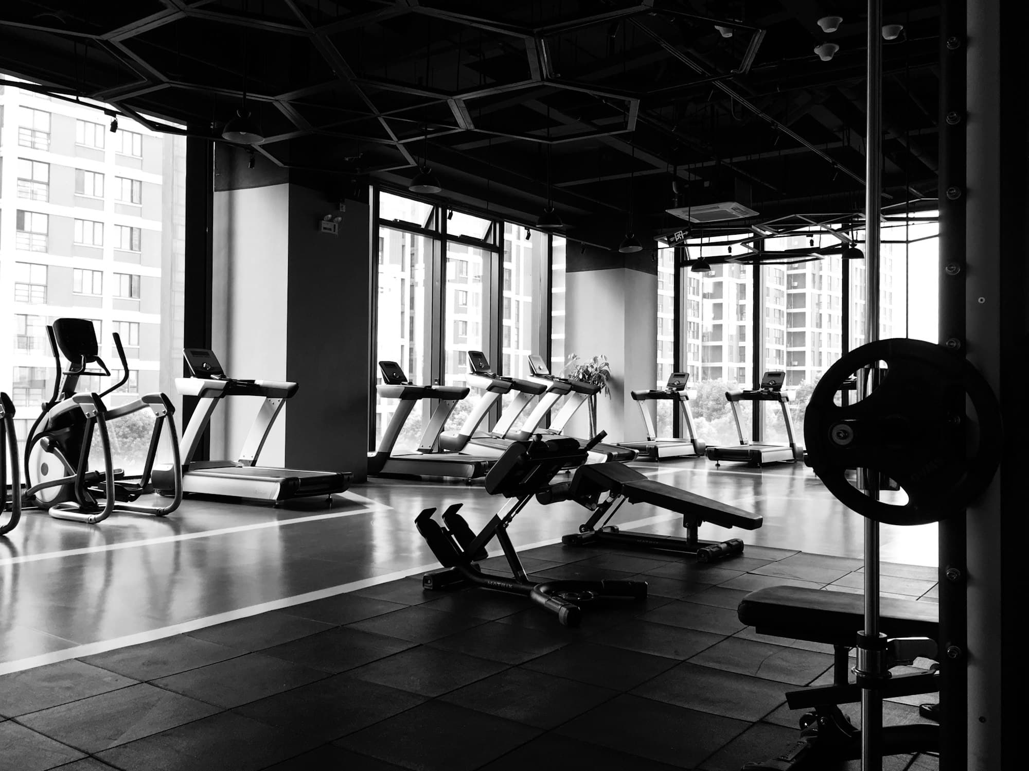 Fachada del nuevo gimnasio fit+ en Vilanova del Camí